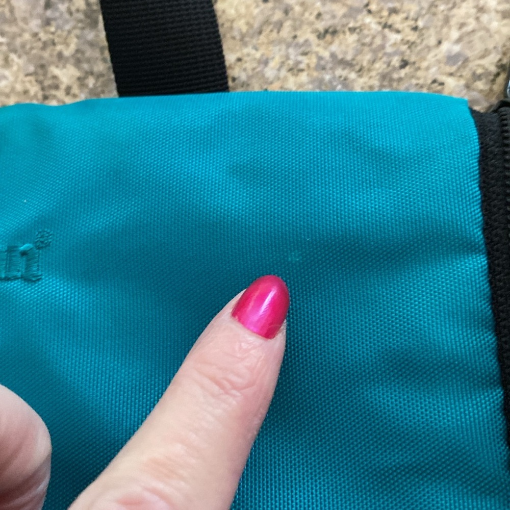 L.L. Bean Travel Toiletry Bag Shade of Blue or Green - Picture 9 of 17